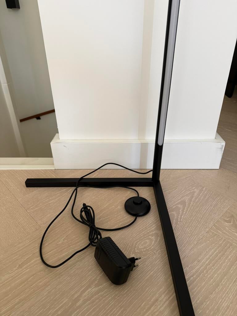 Neona Helios vloerlamp zwart 2 stuks met afstandsbediening, 100 tot 150 cm, Ophalen of Verzenden, Zo goed als nieuw, Metaal