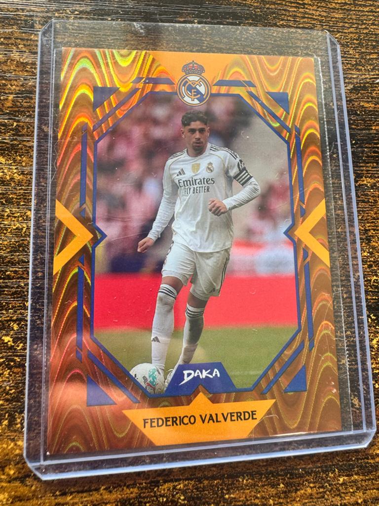 Federico Valverde 10/25 Real Madrid Voetbal Spelerskaart, Ophalen of Verzenden, Zo goed als nieuw