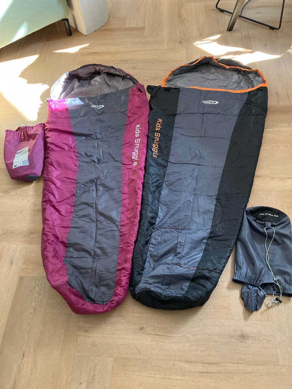 2x Gelert Kids Snuggle Slaapzakken - Ideaal voor Kamperen, Ophalen, Gebruikt