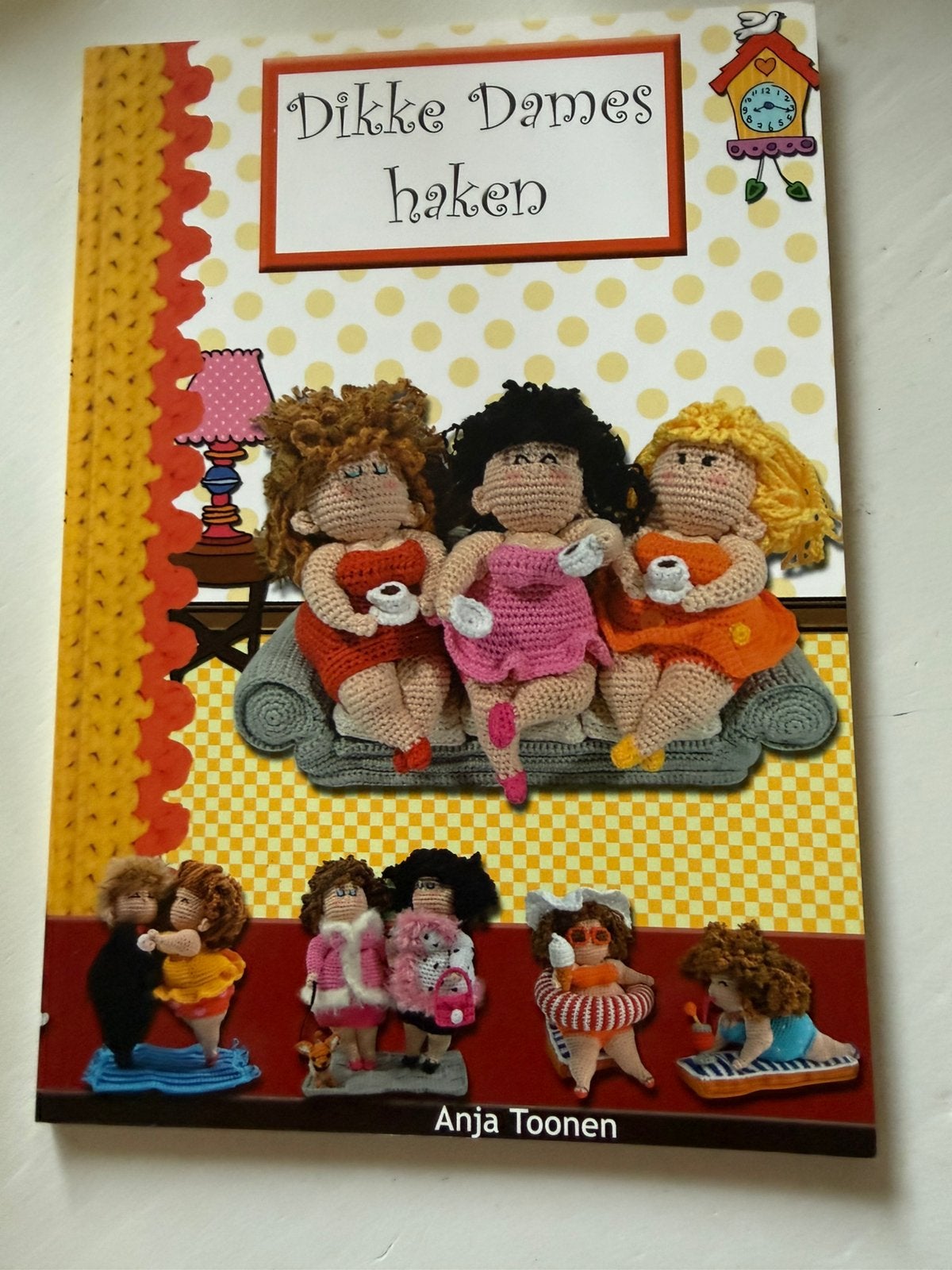 Dikke dames halen Anja Toonen, Ophalen, Zo goed als nieuw, Haken, Patroon of Boek