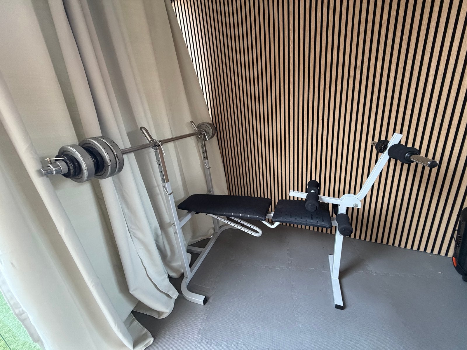 Kettler fitnessbank met halterstang en gewichten homegym, Sport en Fitness, Fitnessmaterialen, Ophalen, Gebruikt, Armen, Fitnessbank