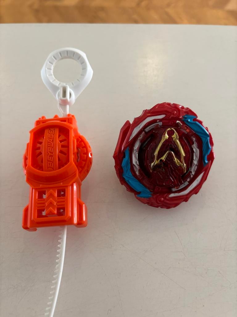 Beyblade met launcher, Ophalen of Verzenden, Gebruikt