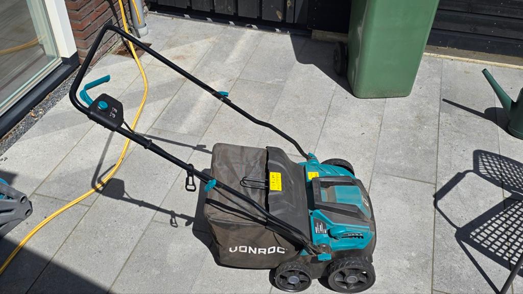 Vonroc elektrische verticuteermachine 1300 W, Tuin en Terras, Verticuteermachines, Elektrisch, Ophalen