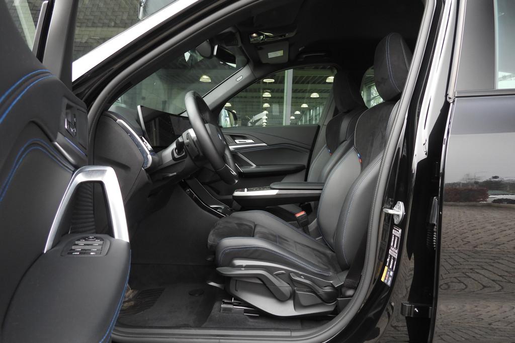 BMW X1 xDrive25e M Sport Automaat / M Adaptief onderstel / S, Gebruikt, Zwart, Met garantie (alle), Zwart