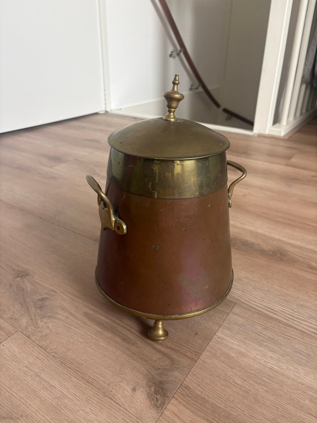 Antieke koperen doofpot met messing pootjes en koperen aker, Ophalen, Brons