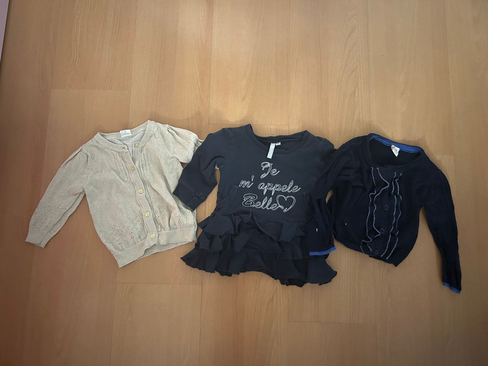 Jurkje en twee vestjes maat 74, Ophalen of Verzenden, Zo goed als nieuw, Meisje, Jurkje of Rokje