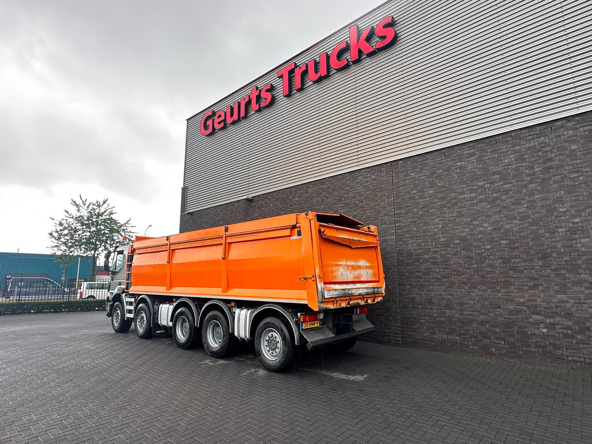 Iveco Trakker 500 10X4 KIPPER/TIPPER/PIET RUIZEVELD 26M3, Auto's, Automaat, Euro 6, Iveco, Origineel Nederlands