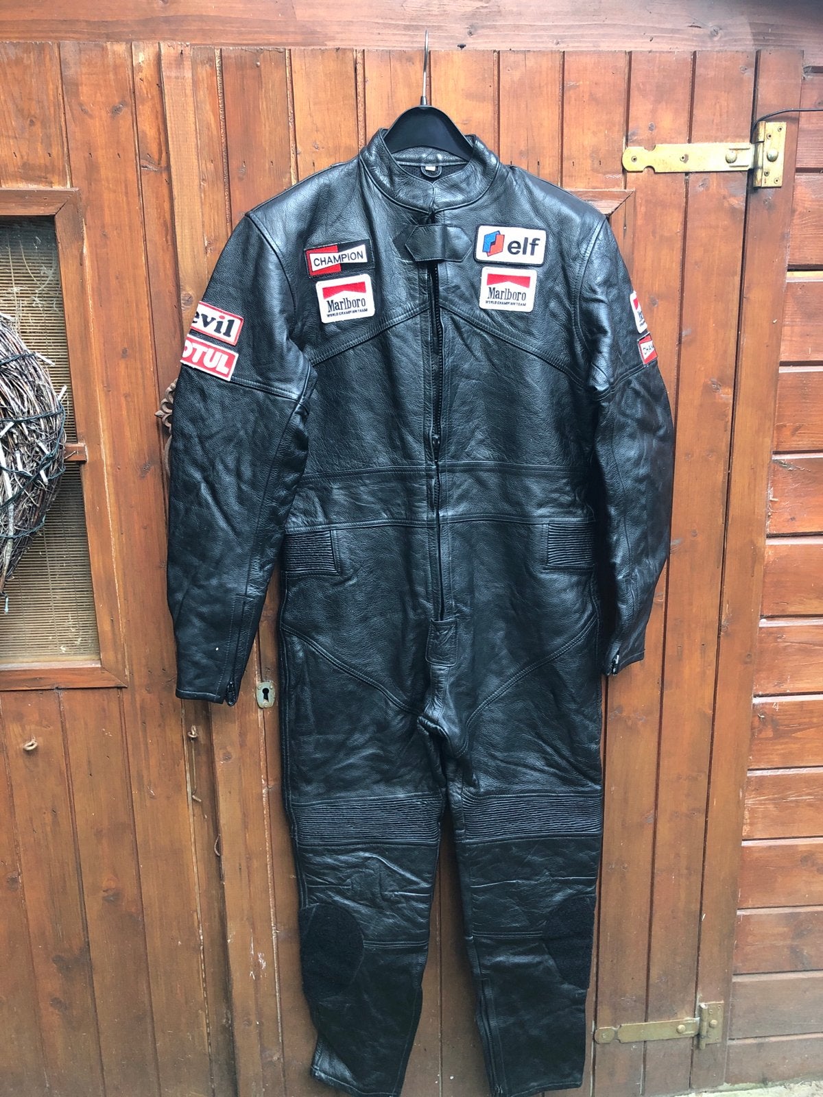 Vintage leren motorpak overall met patches, Motoren, Kleding | Motorkleding, Ophalen of Verzenden, Tweedehands, Heren, Overall