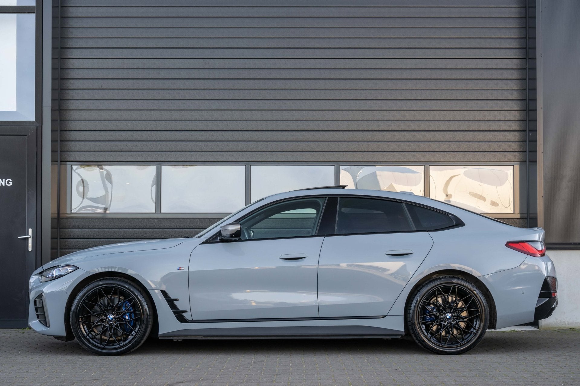 BMW I4 M50 High Executive 544 PK Pano|Laser|Stuurverwarming, Auto's, BMW, Automatische klimaatregeling, Gebruikt, Zwart, Leder