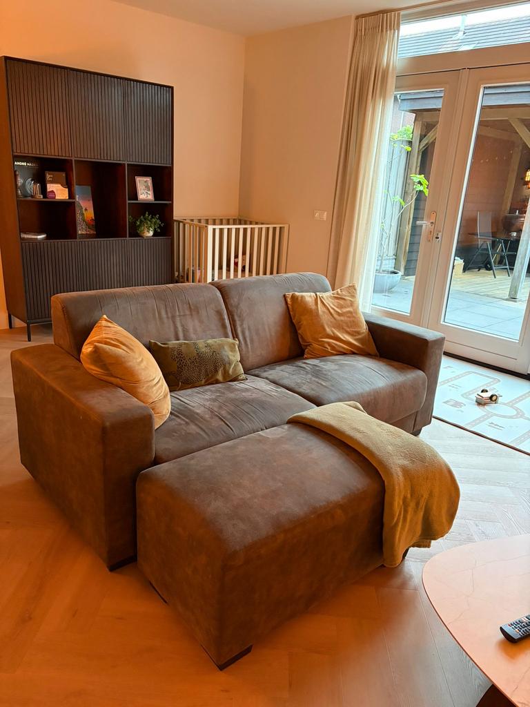 Comfortabele 2-zitsbank met hokker, Huis en Inrichting, Banken | Bankstellen, Ophalen, Gebruikt, 100 tot 125 cm, Tweepersoons