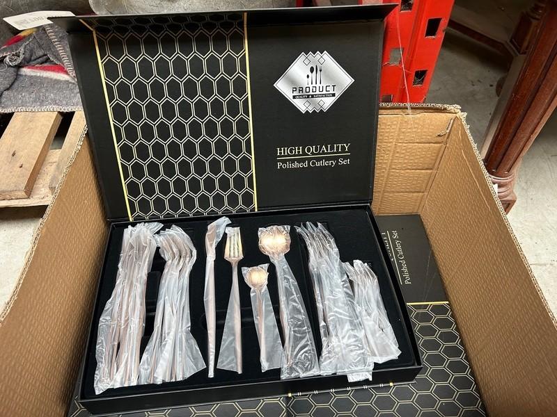 Nieuwe Luxe Bestekset 24-delig–Goud/Rose Gold–RVS–Cadeaubox, Ophalen of Verzenden, Nieuw, Rvs of Chroom