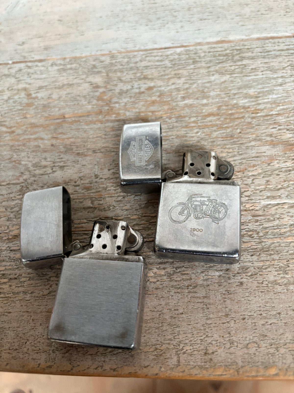 Zippo aanstekkers harley davidson 2 stuks, Verzamelen, Ophalen of Verzenden, Gebruikt, Aansteker