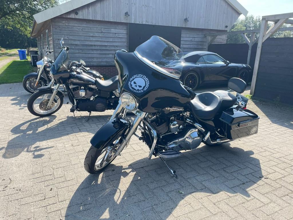 Harley-Davidson Streetglide en Streetbob met weinig km s, 2 cilinders, Motorrijbewijs A, Gebruikt, Cruise Control