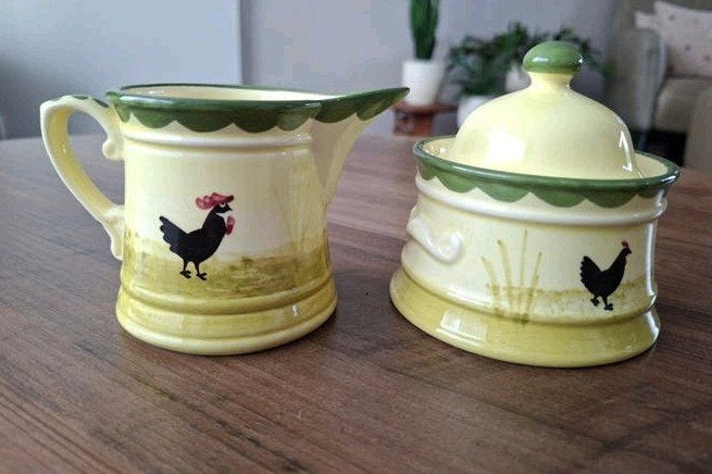 Zeller Fayencerie Melkkan en Suikerpot met Kipdecoratie, Ophalen of Verzenden
