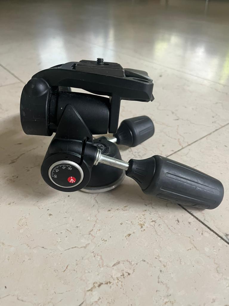 Manfrotto 804RC2 3-weg statiefkop met snelkoppelingsplaat, Ophalen of Verzenden, Gebruikt, Overige typen