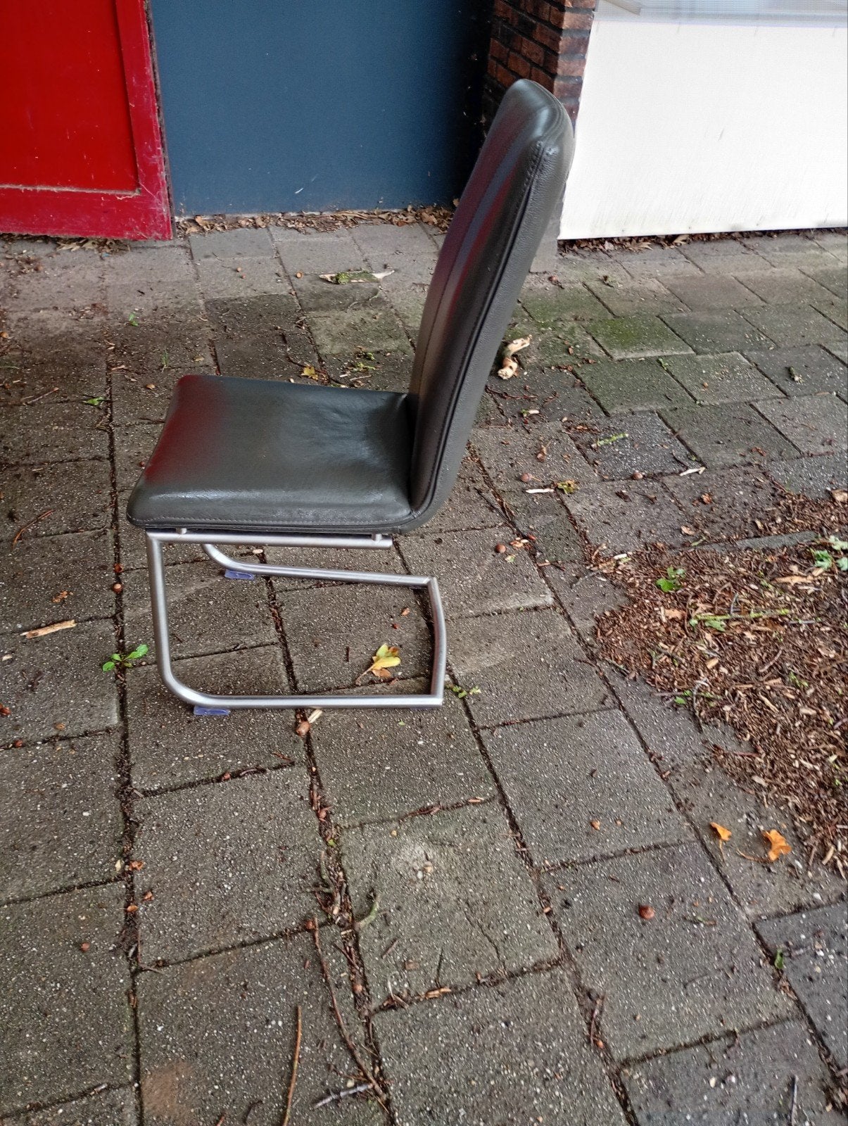 nette ledere stoelen, Huis en Inrichting, Stoelen, Ophalen, Gebruikt, Leer, Grijs