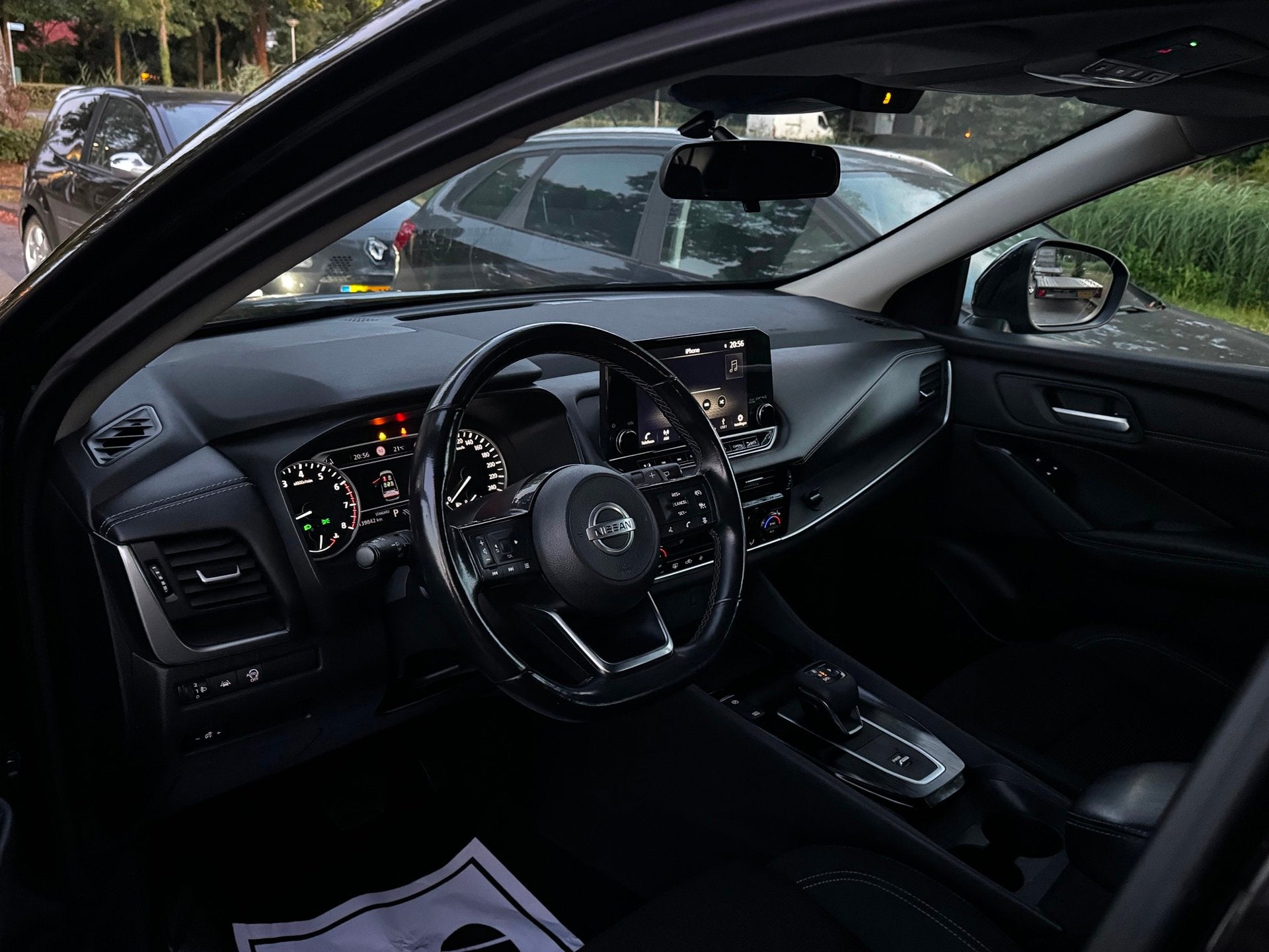 Nissan Qashqai 1.3 MHEV Xtronic N-Connecta|AUT|360•|LED|NA, Auto's, Euro 6, Zwart, Bedrijf, Hybride Elektrisch/Benzine