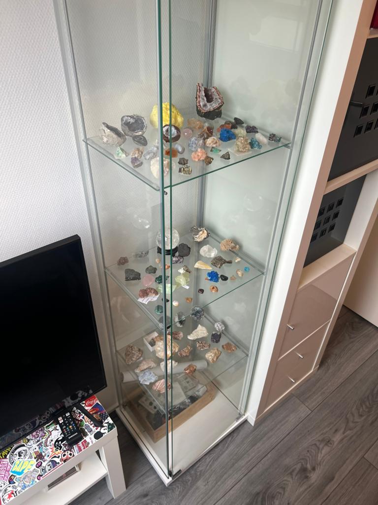 Edelstenen verzameling + vitrinekast, Ophalen, Zo goed als nieuw