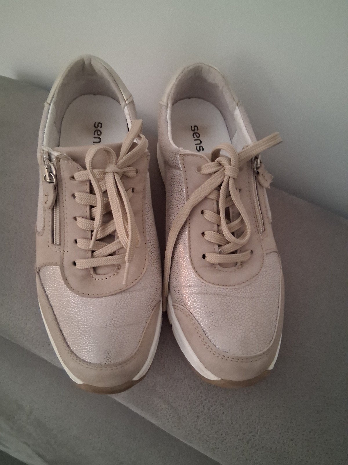 Sens sneakers beige met rits en veters maat 40., Kleding | Dames, Sens, Beige, Ophalen of Verzenden, Sneakers of Gympen