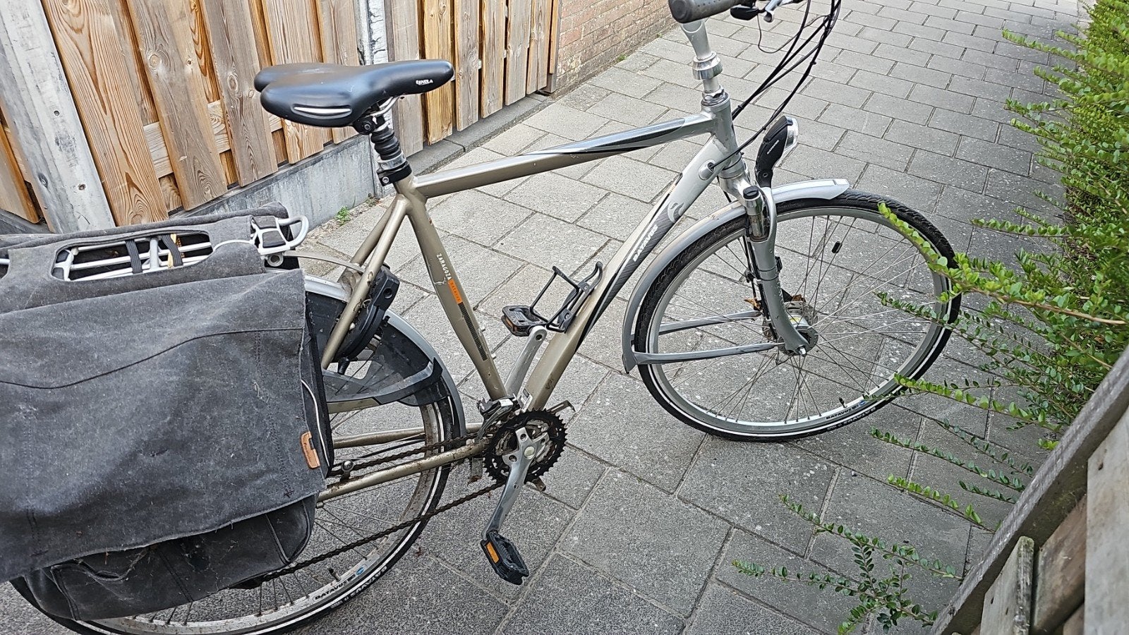 Degelijke toerfiets met fietstassen - Klaar voor avontuur!, Overige merken, Velgrem, Versnellingen, Ophalen of Verzenden