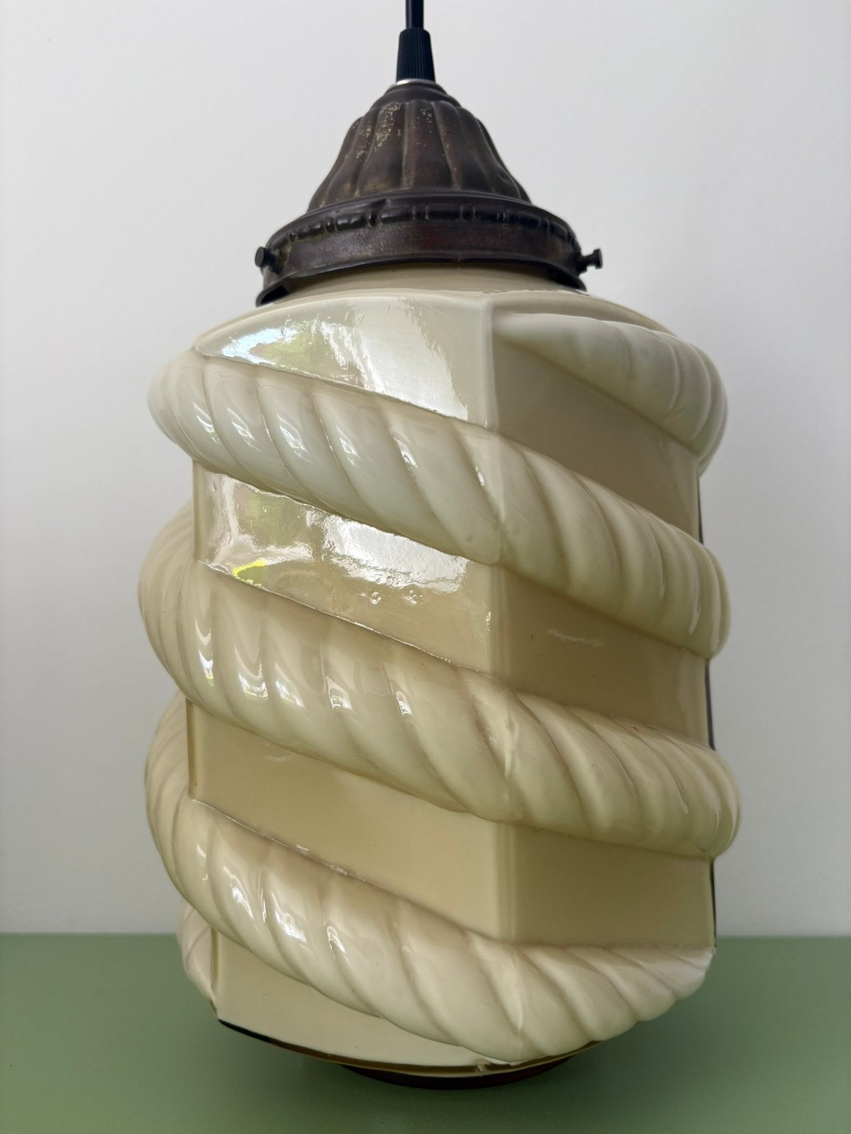 Antieke hanglamp, art deco skyscraper lamp, vintage hallamp, Antiek en Kunst, Ophalen of Verzenden