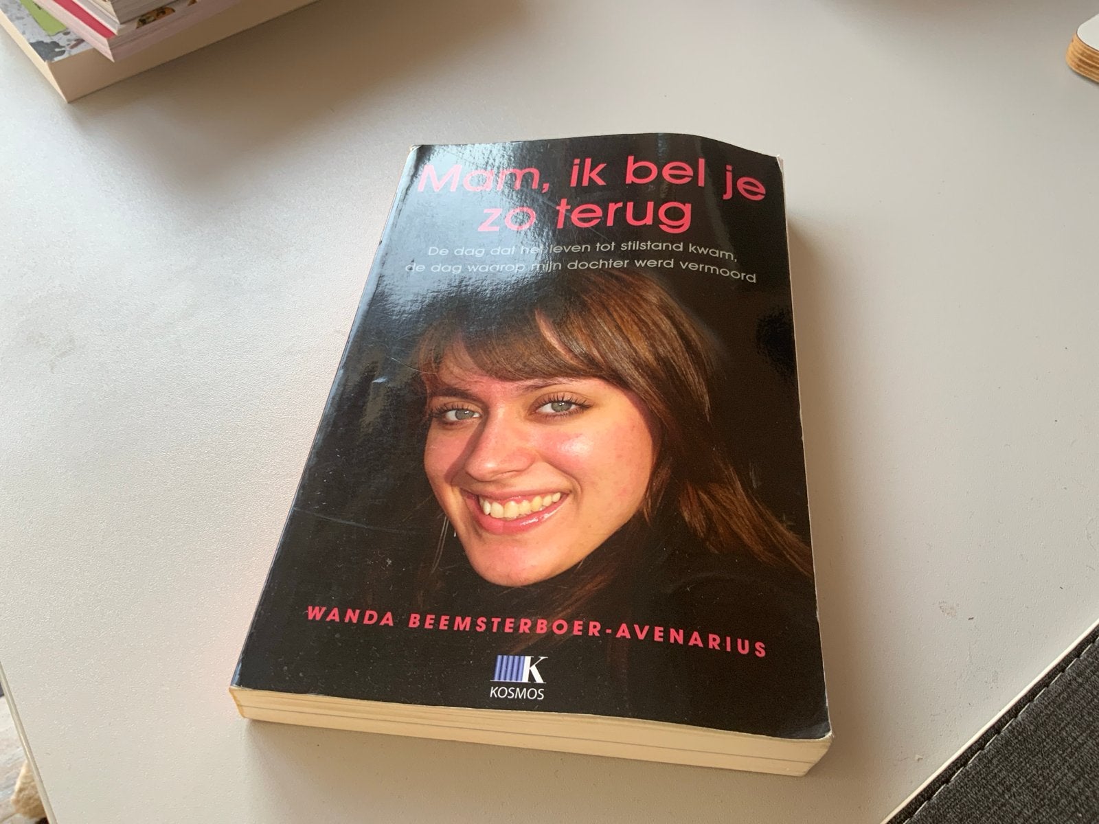 Mom, ik bel je zo terug - Wanda Beemsterboer-Avenarius, Ophalen of Verzenden, Gelezen