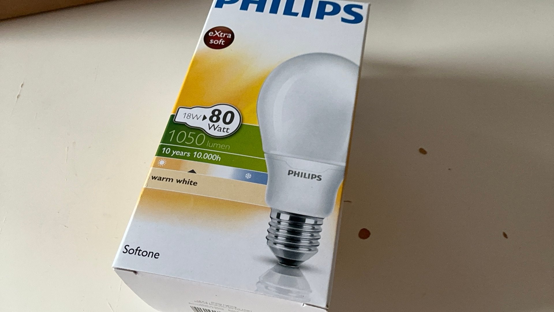 Philips Softone Warm White 18watt equivalent 80 watt E 27, Ophalen of Verzenden, Nieuw, E27 (groot), Spaarlamp