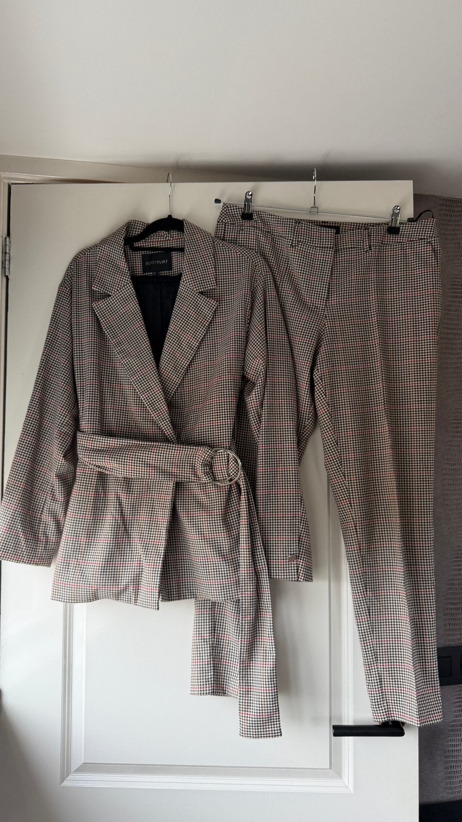 Bodyflirt 2-Delig Geruit Pak Jasje m38 & Hoogwater Broek m40, Maat 38/40 (M), Kostuum of Pak, Meerkleurig, Ophalen of Verzenden