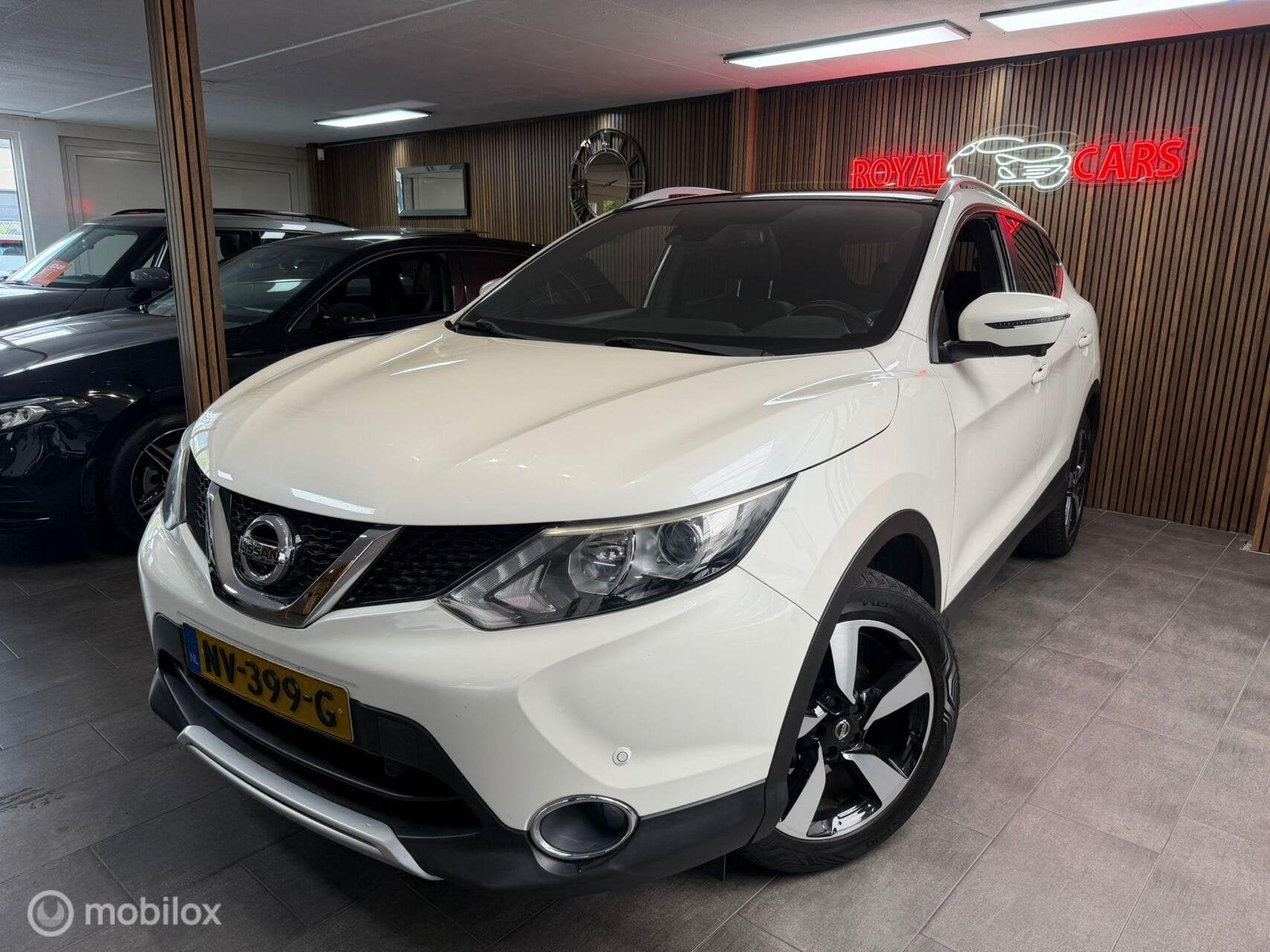 Nissan Qashqai 1.2 N-Connecta|Pano|360Camera|Elektris.Stoe, Auto's, Nissan, Gebruikt, 4 cilinders, 116 pk, Wit