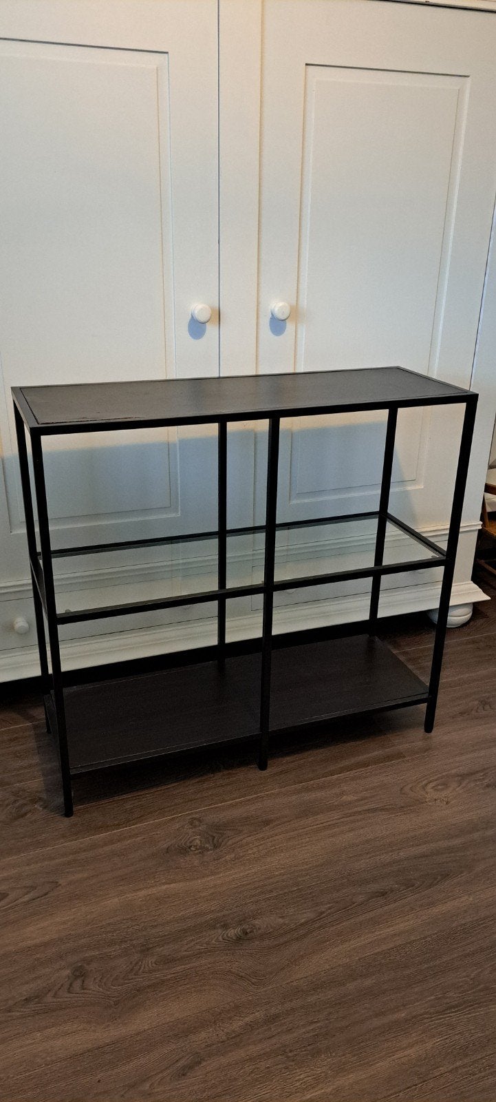 IKEA VITTSJÖ Stellingkast zwartbruin/glas, Ophalen, Zo goed als nieuw