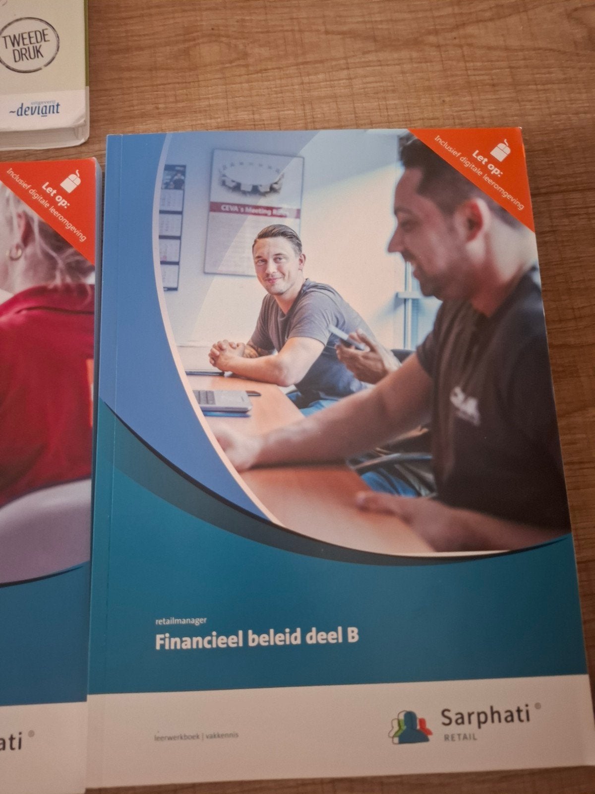 Boeken voor de opleiding van retailmanager, Boeken, Ophalen, Zo goed als nieuw, Overige niveaus, Bedrijfseconomie of M&O