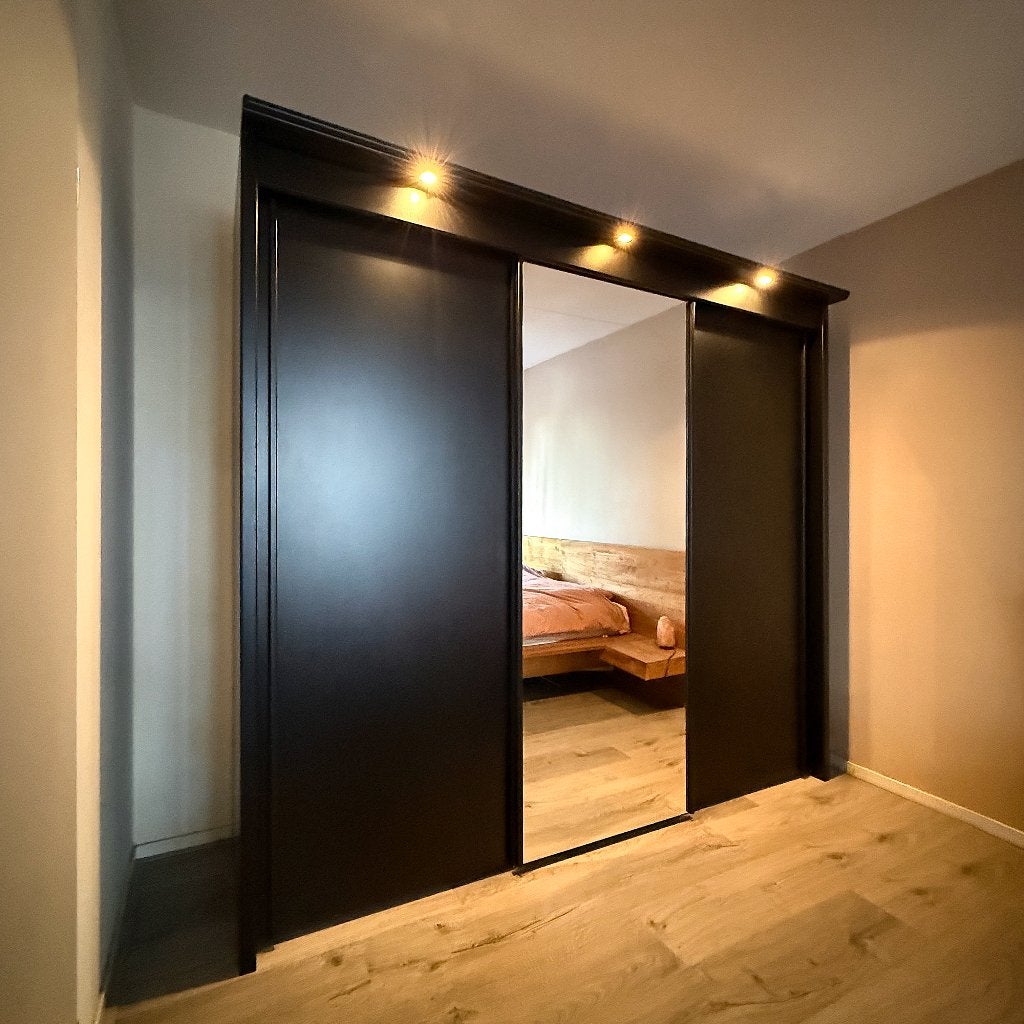 Grote Kledingkast Mat Zwart Met Spiegel Hout, Ophalen, Modern minimalistisch, Met deur(en), 200 cm of meer