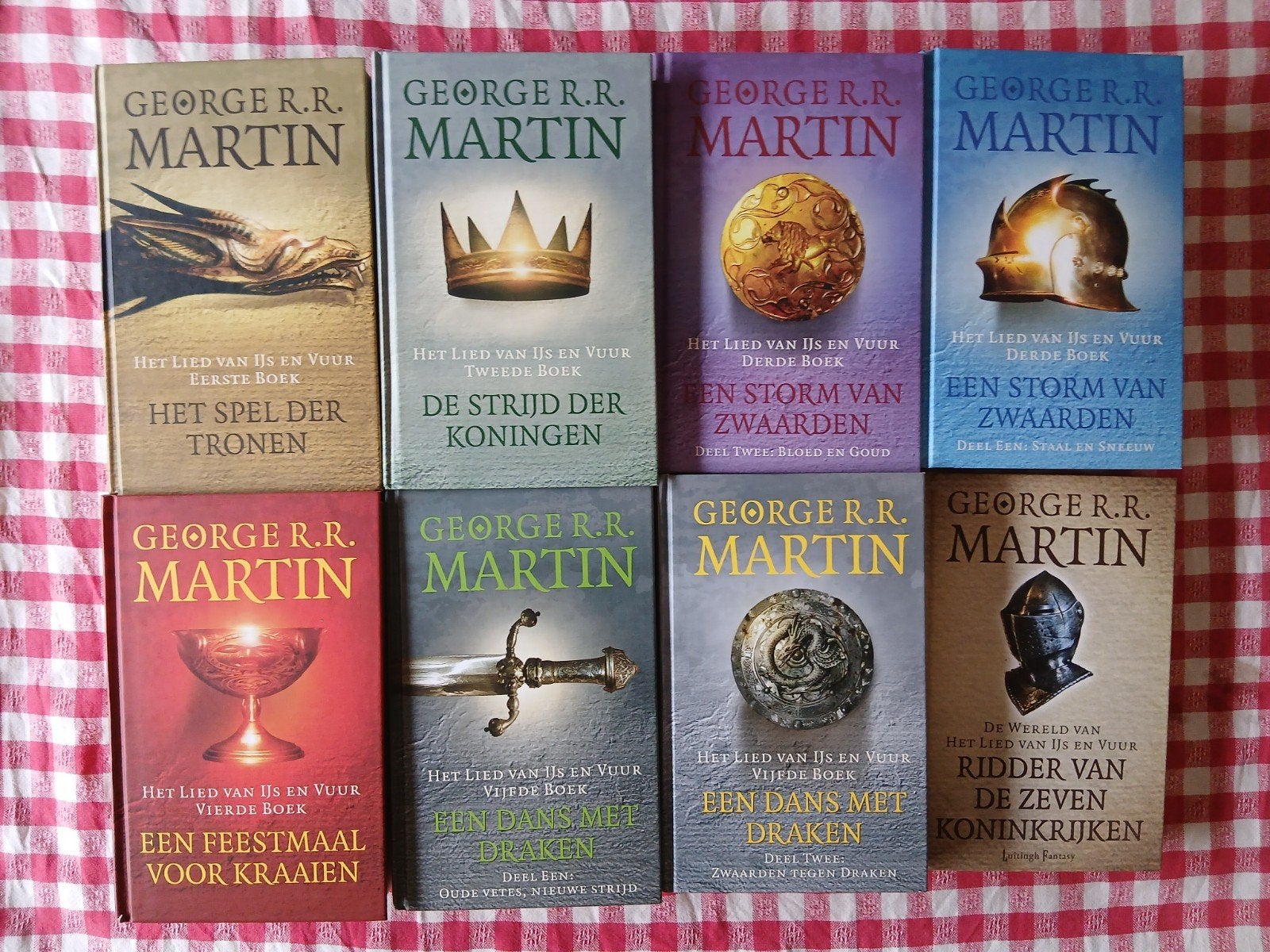 Het lied van ijs en vuur + Ridder van de zeven koninkrijken, Boeken, Ophalen of Verzenden, Gelezen