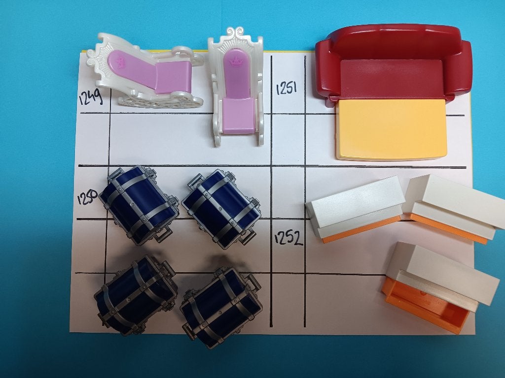 Playmobil Onderdelen 1249-52 Schommelstoel Kast koffer, Verzenden, Gebruikt, Losse onderdelen