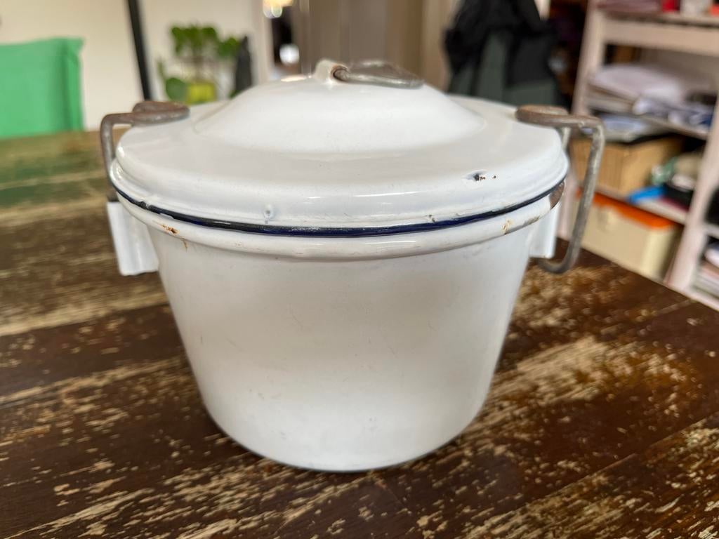 Vintage emaille puddingvorm/pan wit met blauwe rand, Antiek en Kunst, Antiek | Emaille, Ophalen of Verzenden
