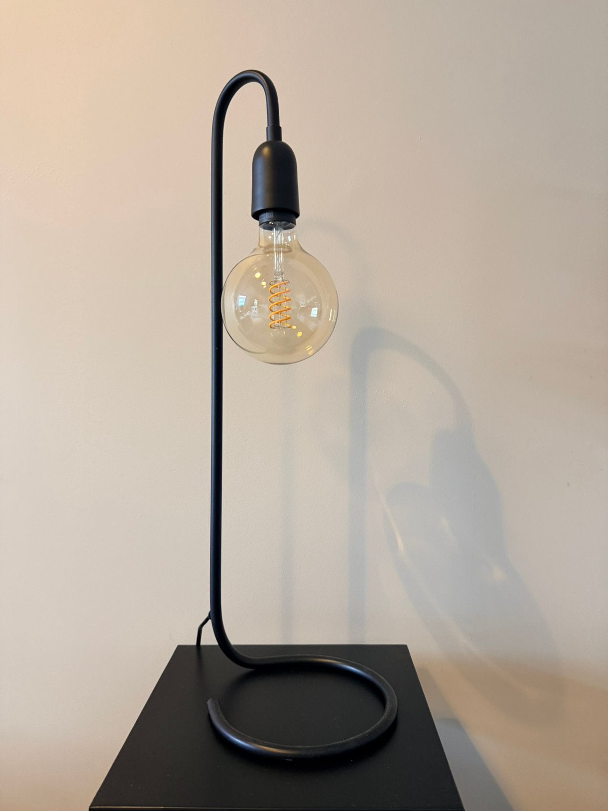 Tafellamp met Hue lichtbron, Ophalen, Zo goed als nieuw