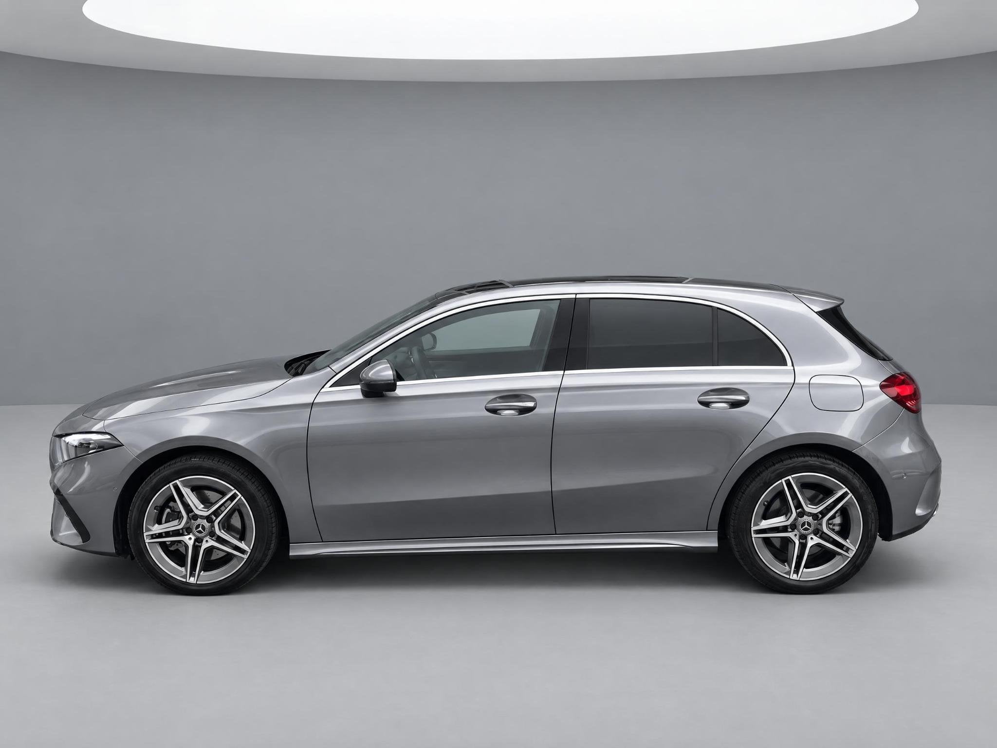 Mercedes-Benz A-klasse 250 e AMG | Panoramadak | Dodehoekass, Auto's, Stof, Gebruikt, 16 kWh, Bedrijf