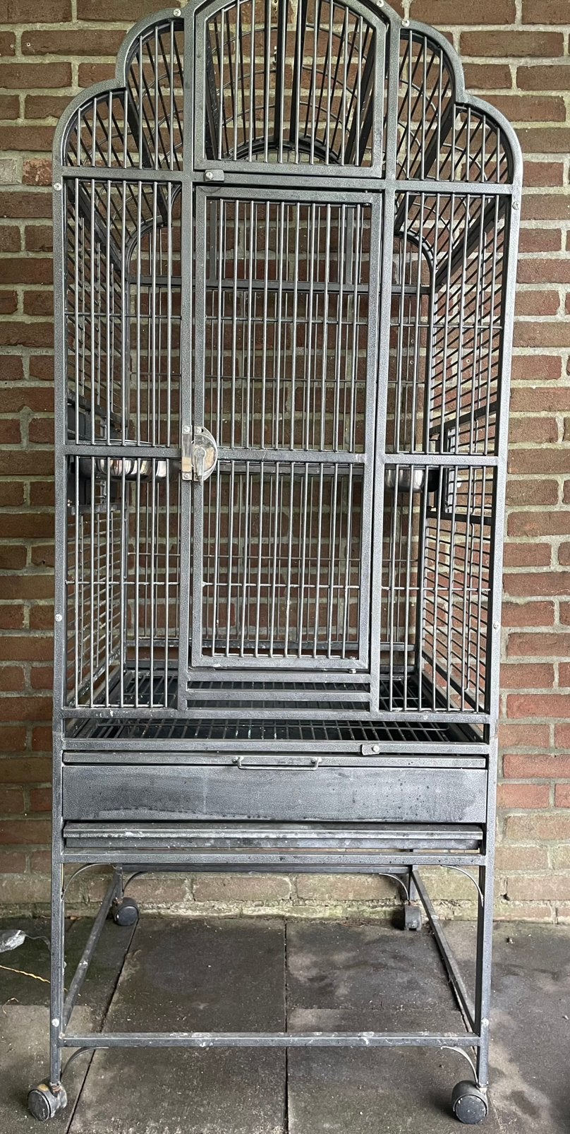 Grote, nette vogelkooi (61x56x102, vanaf de grond 153), Ophalen, Gebruikt, Metaal, Vogelkooi