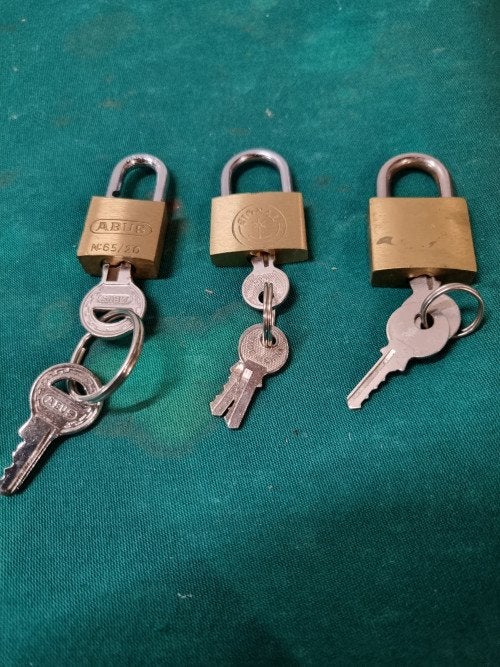 hangslot klein drie stuks, Ophalen of Verzenden, 'T Olde Gre-j, Info@toldegrej.nl, Endepoelstraat 20f Didam