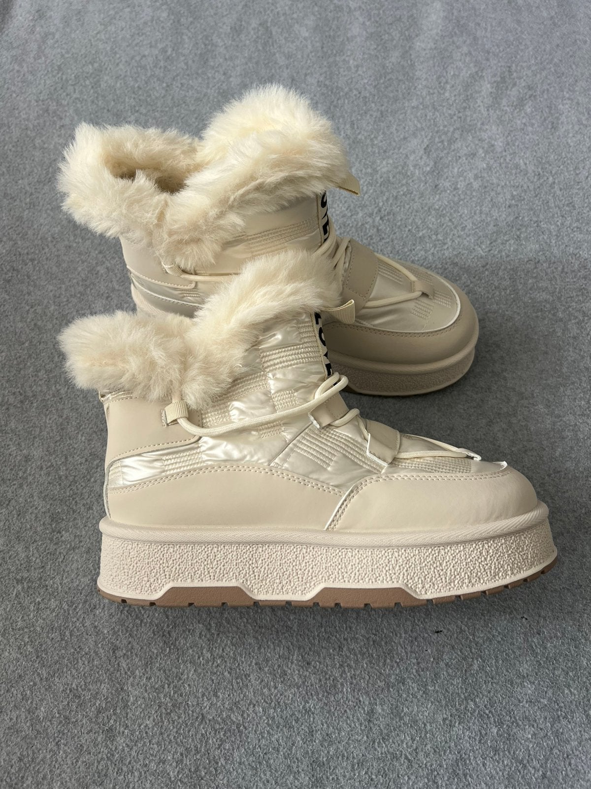 Maat 39 dames snowboors nieuw, Ophalen of Verzenden, Nieuw, Beige, Snowboots
