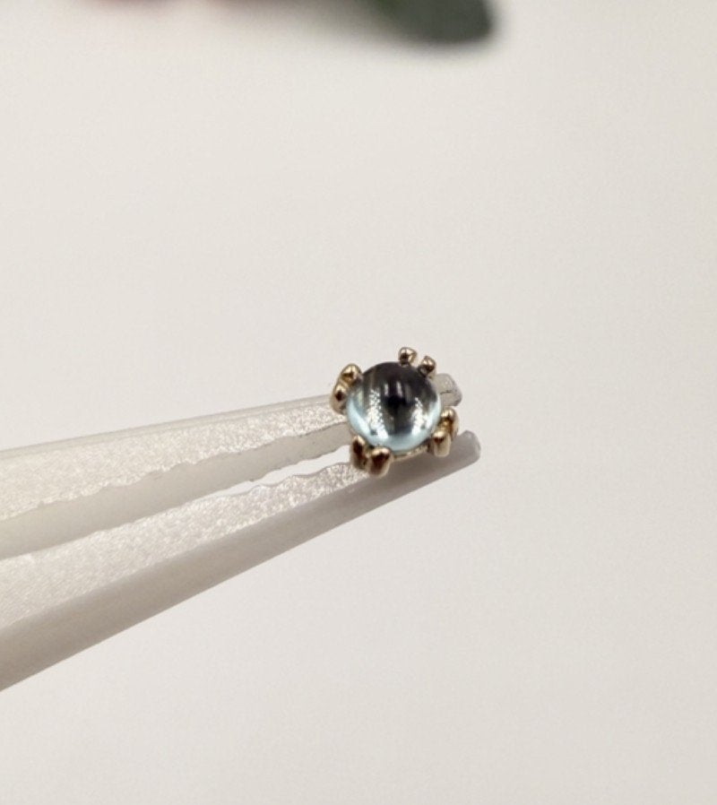 BVLA 14 kt gouden piercing met blauwe topaas, Sieraden, Tassen en Uiterlijk, Piercings, Ophalen of Verzenden, Nieuw, Goud
