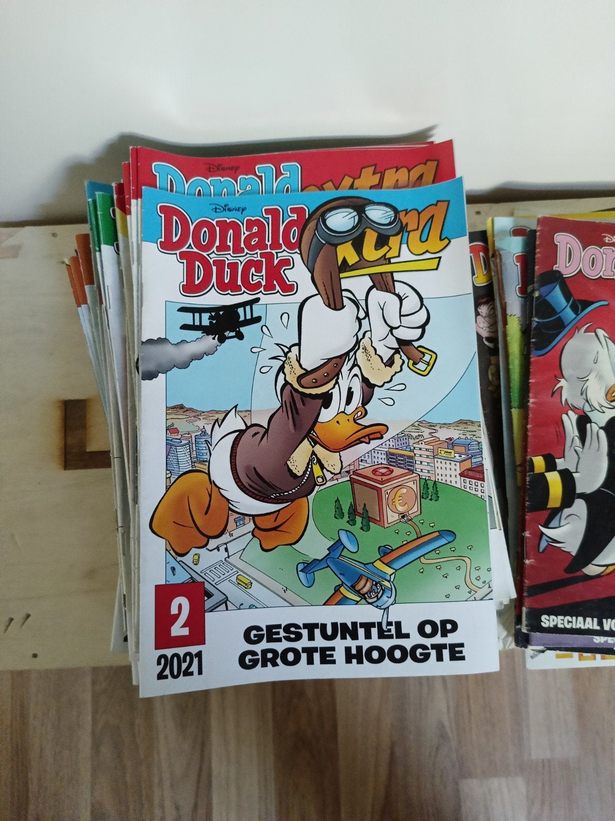 Stapel Donald Duck extra's, Meerdere comics, Ophalen of Verzenden, Gelezen, Europa