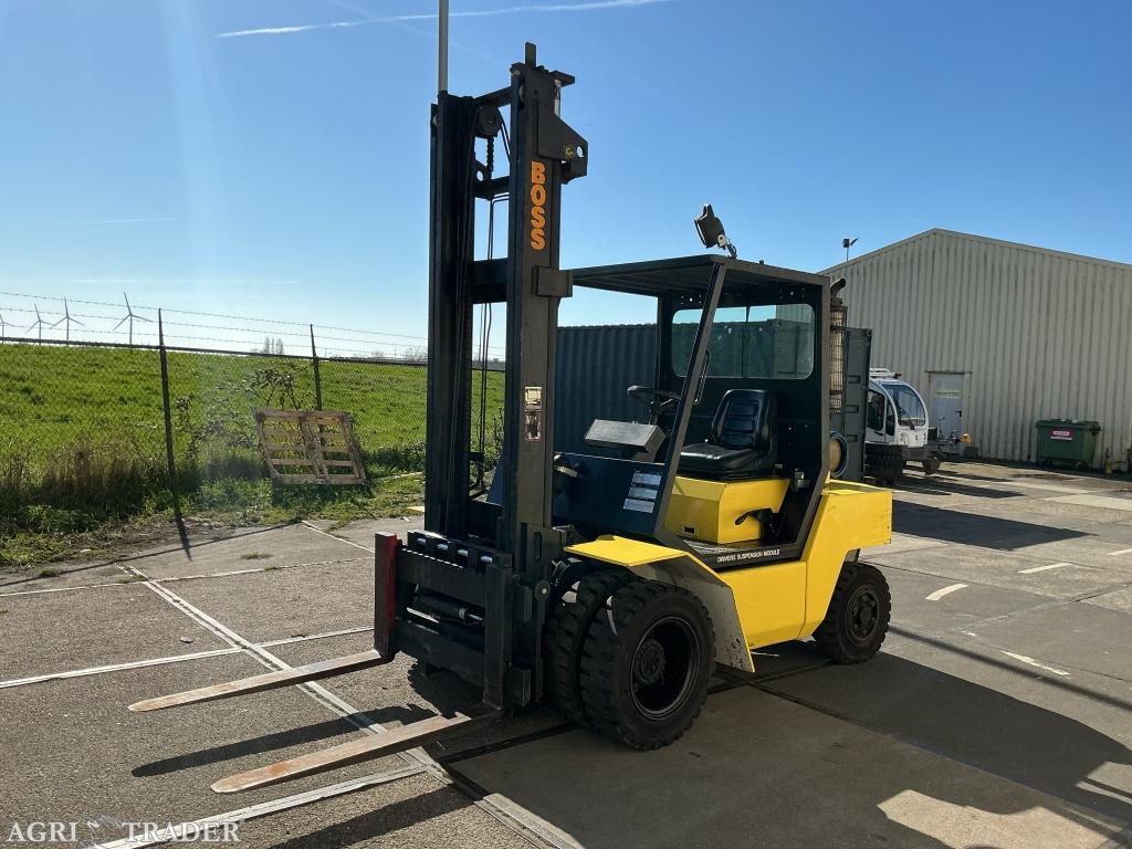 Te Koop Heftruck Boss 4 Tonner LPG hefhoogte 450 cm, Zakelijke goederen, Machines en Bouw | Heftrucks en Intern transport, Heftruck