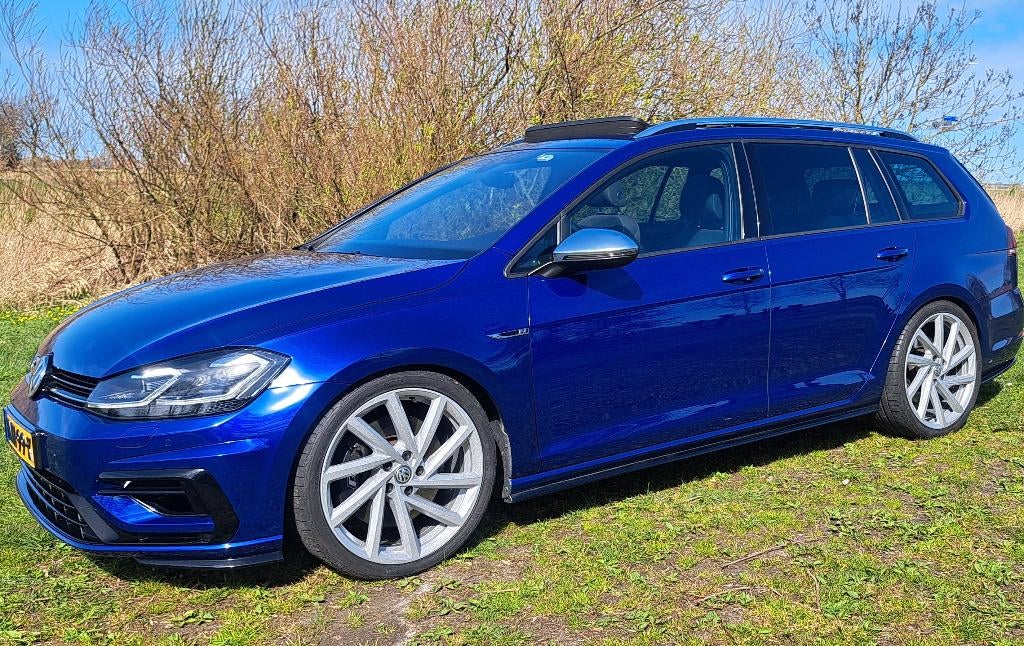 Volkswagen 2018 Blauw, Automaat, Zwart, 4 cilinders, 1984 cc