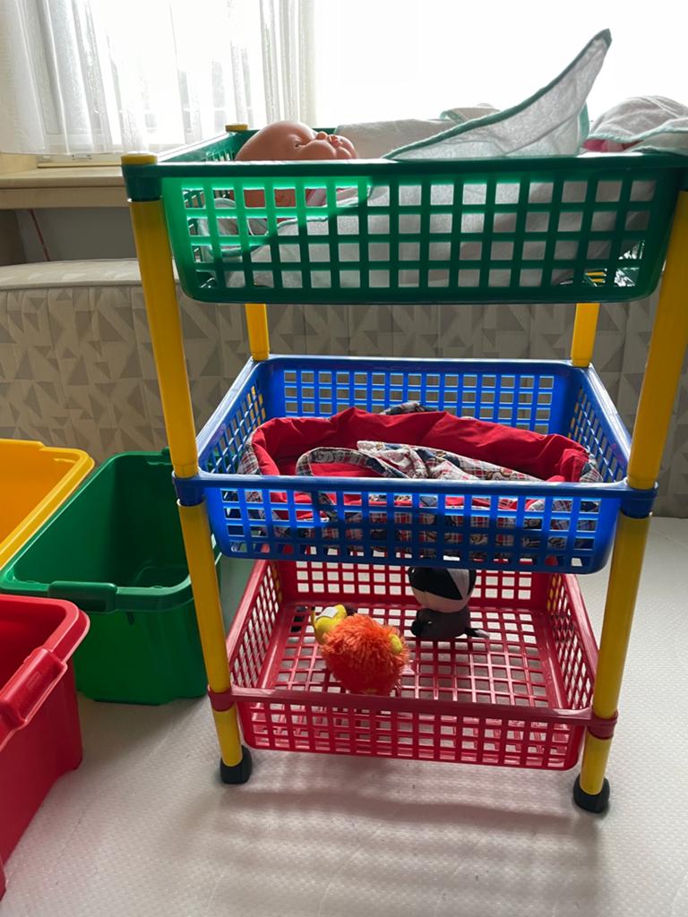 Vintage gekleurde bakken &  trolley, Ophalen, Gebruikt