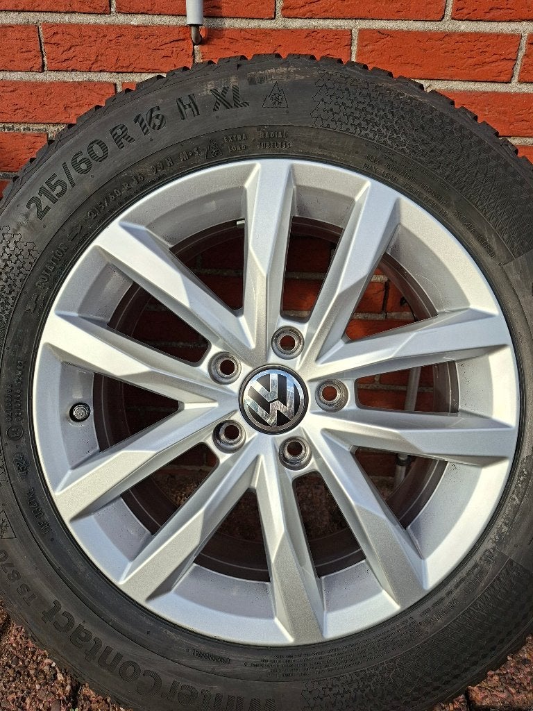 16 inch VW Passat velgen met Nieuwe Winterbanden  5x112, Auto-onderdelen, Ophalen, 215 mm, 16 inch, Banden en Velgen