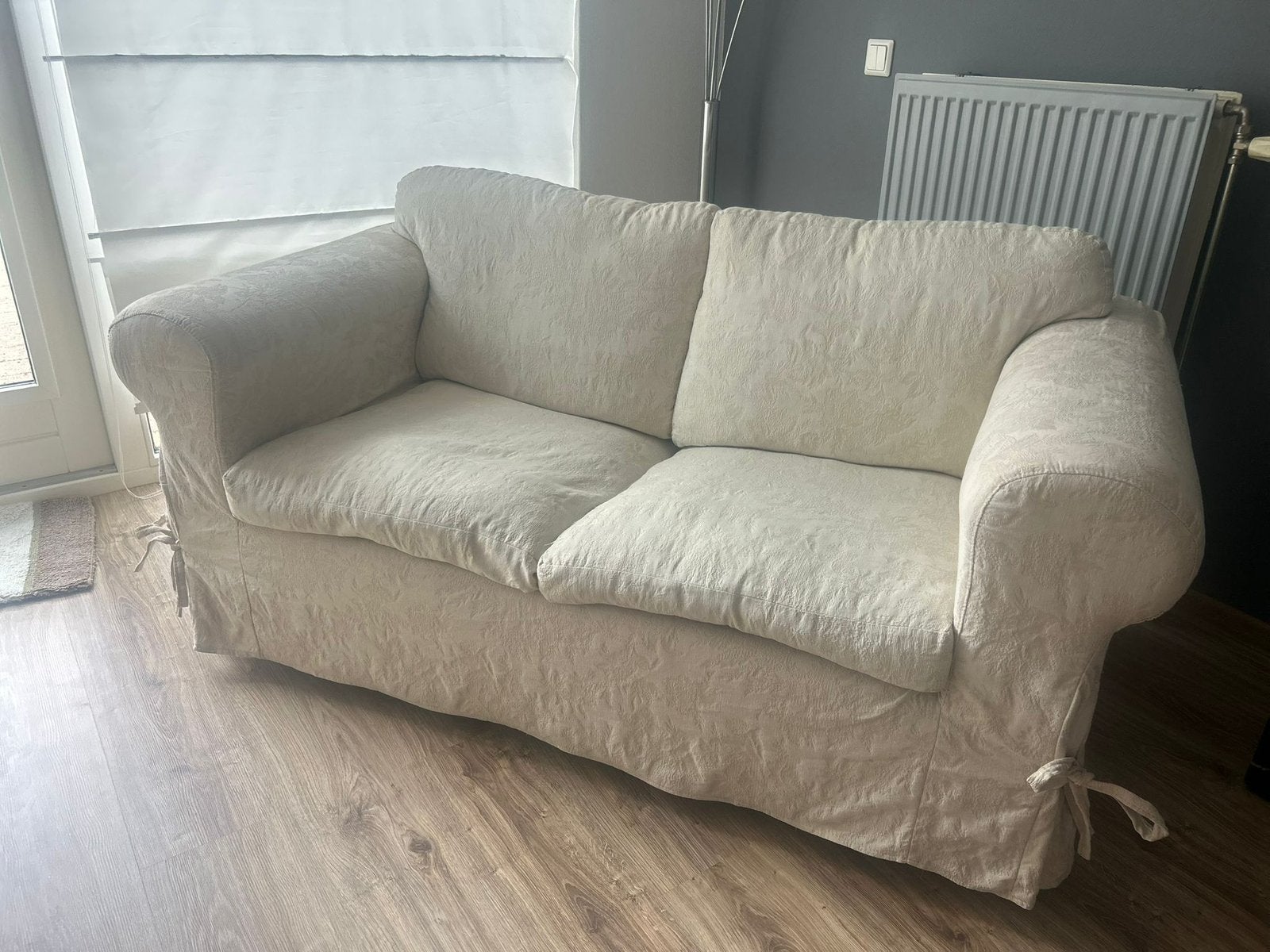 Versetile Cream Patterned 2-Seater Sofa Bed (2 Available), Ophalen, Gebruikt, Rustig, Minder dan 75 cm