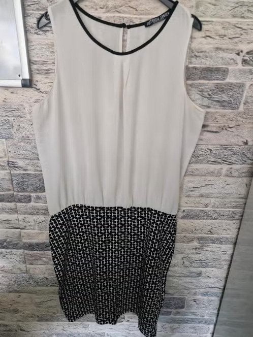 Wit zwarte jurk maat xl h, Mevrouw Jansen, Zwart, Maat 46/48 (XL) of groter, Onbekend