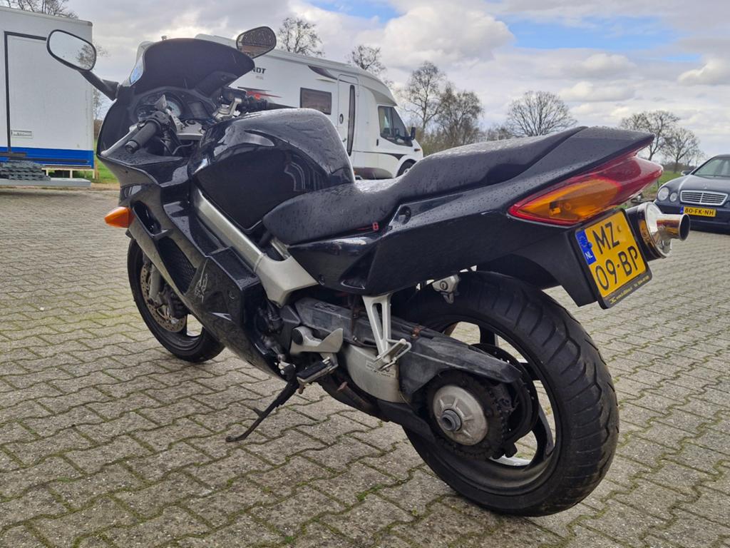 Honda VFR 800 FI uit 2000 vfr800, Motoren, Motoren | Honda, 4 cilinders, Meer dan 35 kW, Gebruikt, Bedrijf
