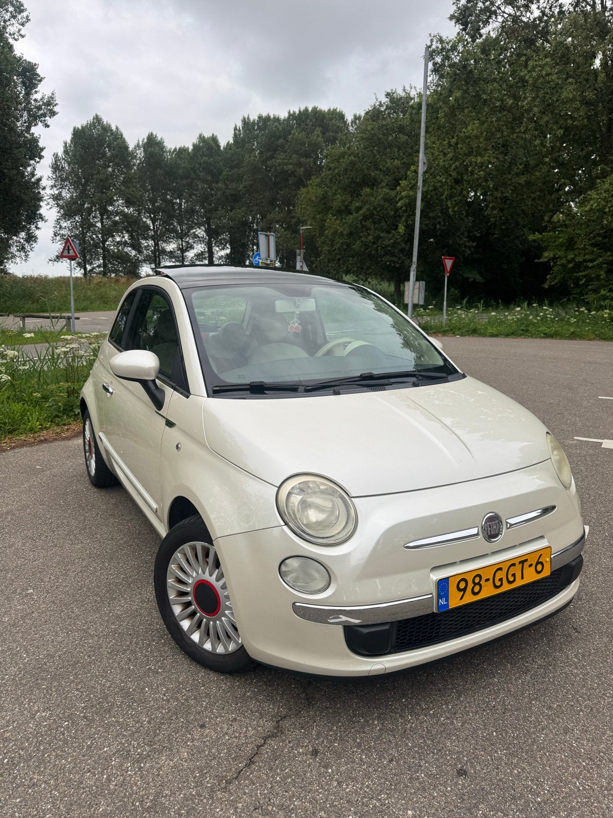 Fiat 500 1.4 16V 73KW C 2008 Wit, Auto's, Voorwielaandrijving, 31 €/maand, 4 cilinders, 4 stoelen